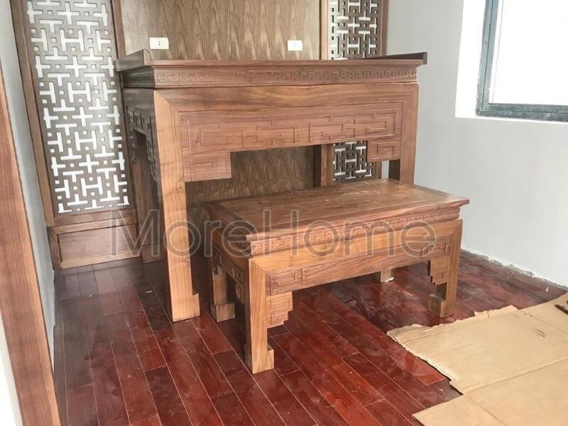 Thi công lắp đặt bàn thờ gỗ óc chó tại biệt thự Vinhomes Imperia Hải Phòng.